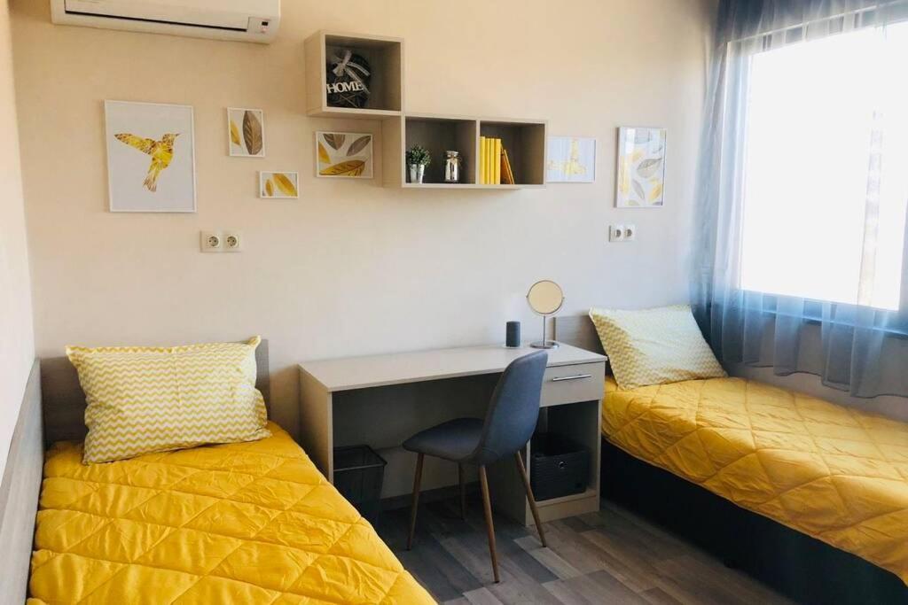 Lovely 3-Bedroom Apartment For 7 Ppl At The Centre فارنا المظهر الخارجي الصورة