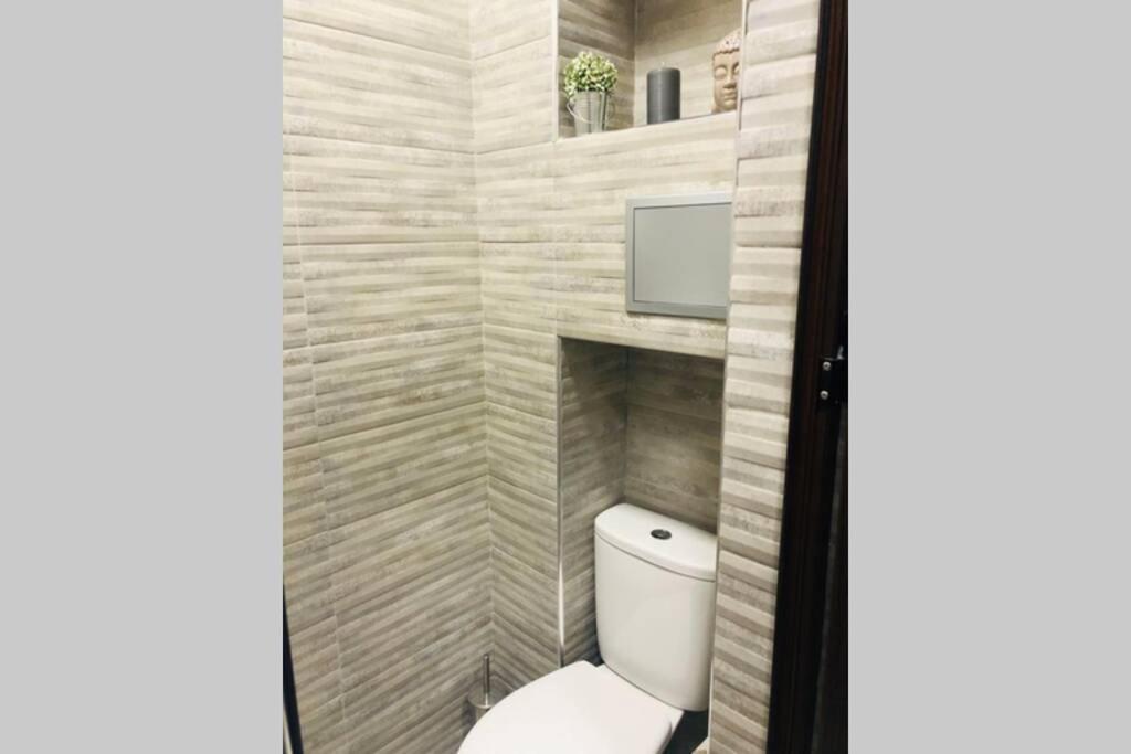 Lovely 3-Bedroom Apartment For 7 Ppl At The Centre فارنا المظهر الخارجي الصورة