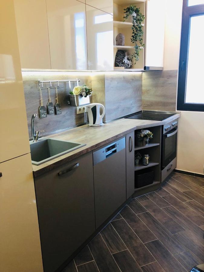 Lovely 3-Bedroom Apartment For 7 Ppl At The Centre فارنا المظهر الخارجي الصورة