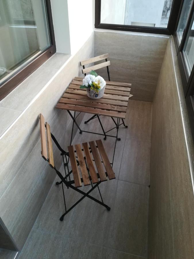 Lovely 3-Bedroom Apartment For 7 Ppl At The Centre فارنا المظهر الخارجي الصورة