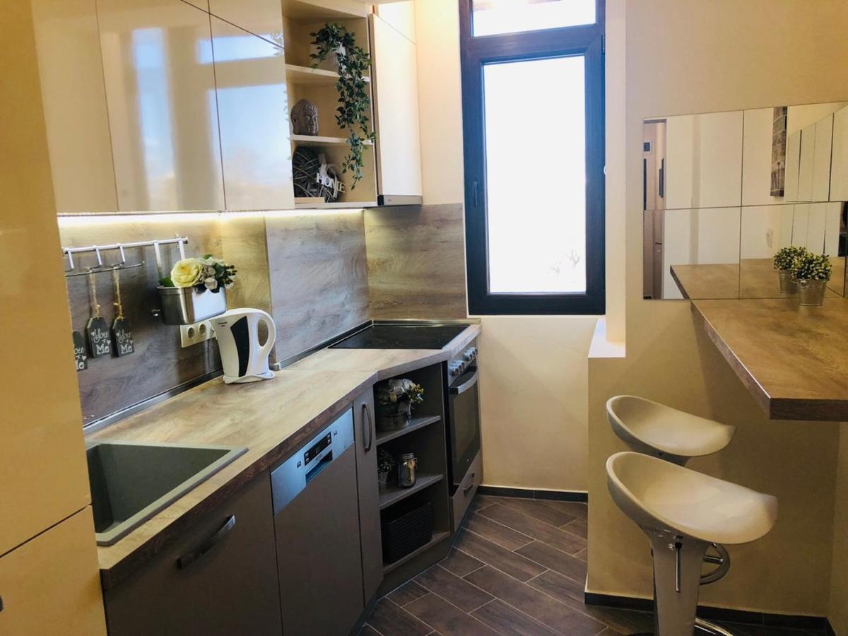 Lovely 3-Bedroom Apartment For 7 Ppl At The Centre فارنا المظهر الخارجي الصورة