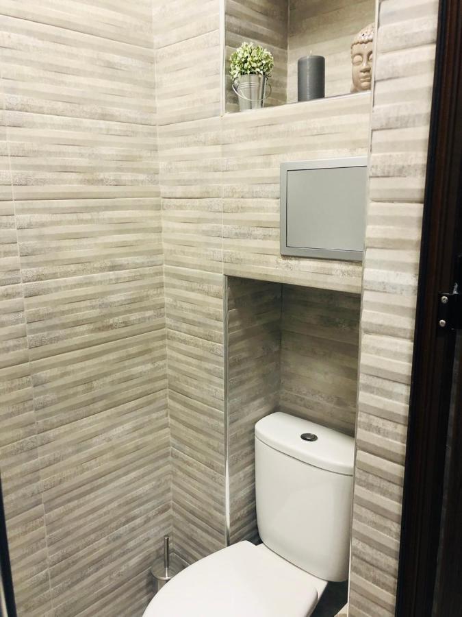 Lovely 3-Bedroom Apartment For 7 Ppl At The Centre فارنا المظهر الخارجي الصورة